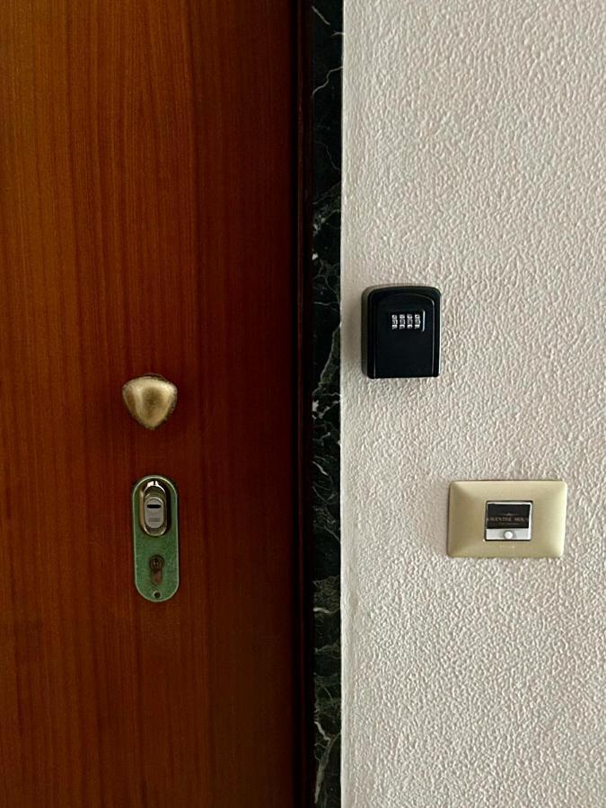 サン・ドナート・ミラネーゼCasa Valentinaアパートメント エクステリア 写真